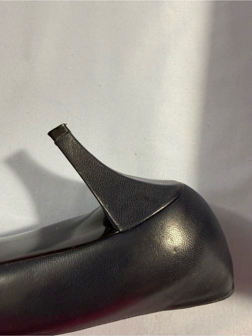 Bandolino Navy Pointed-Toe Leather Pumps - Classic Slip-On Heels - Picture 5 of 7